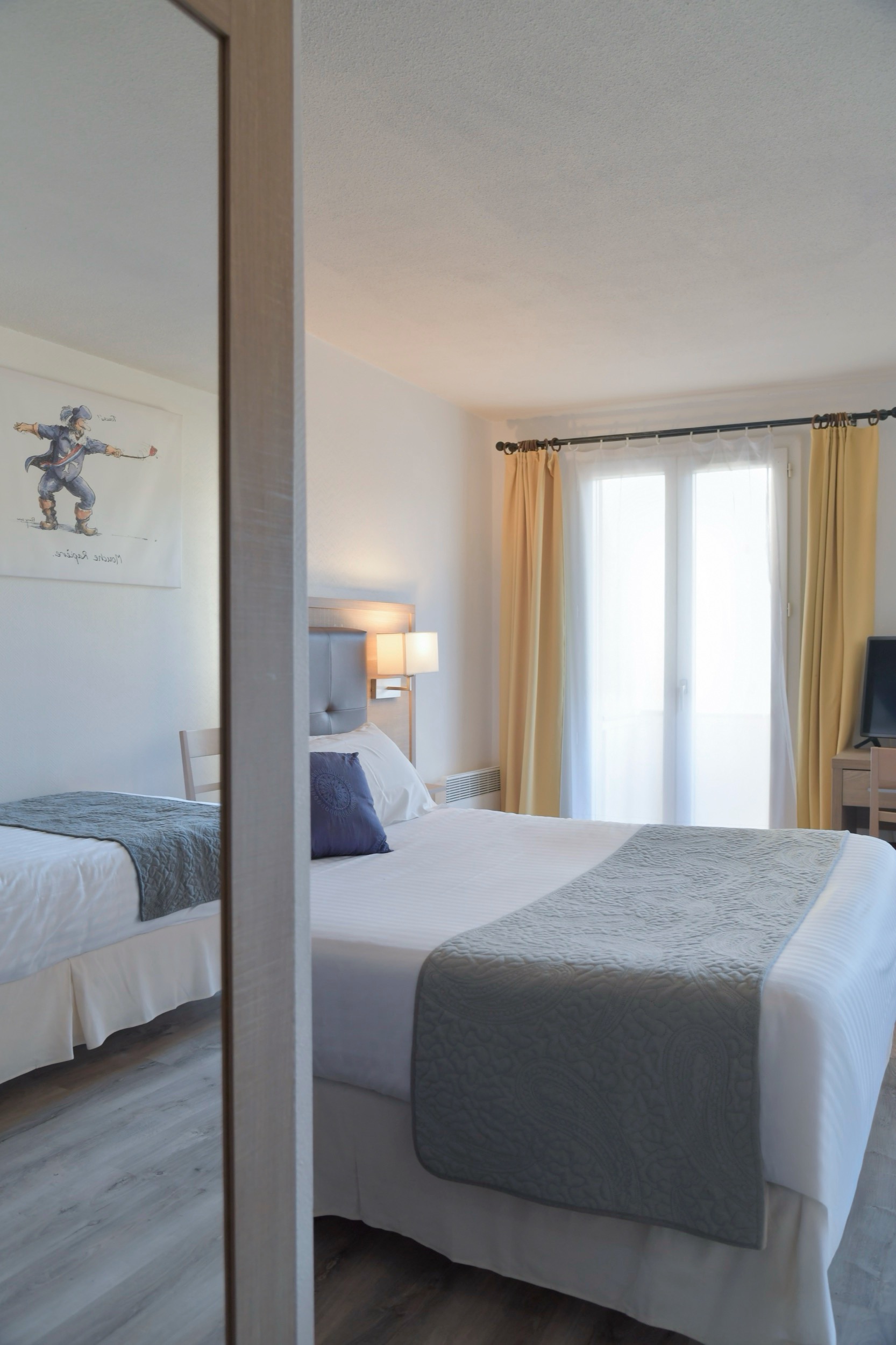 Habitación superior del Logis Hôtel Les Comtes De Pardiac